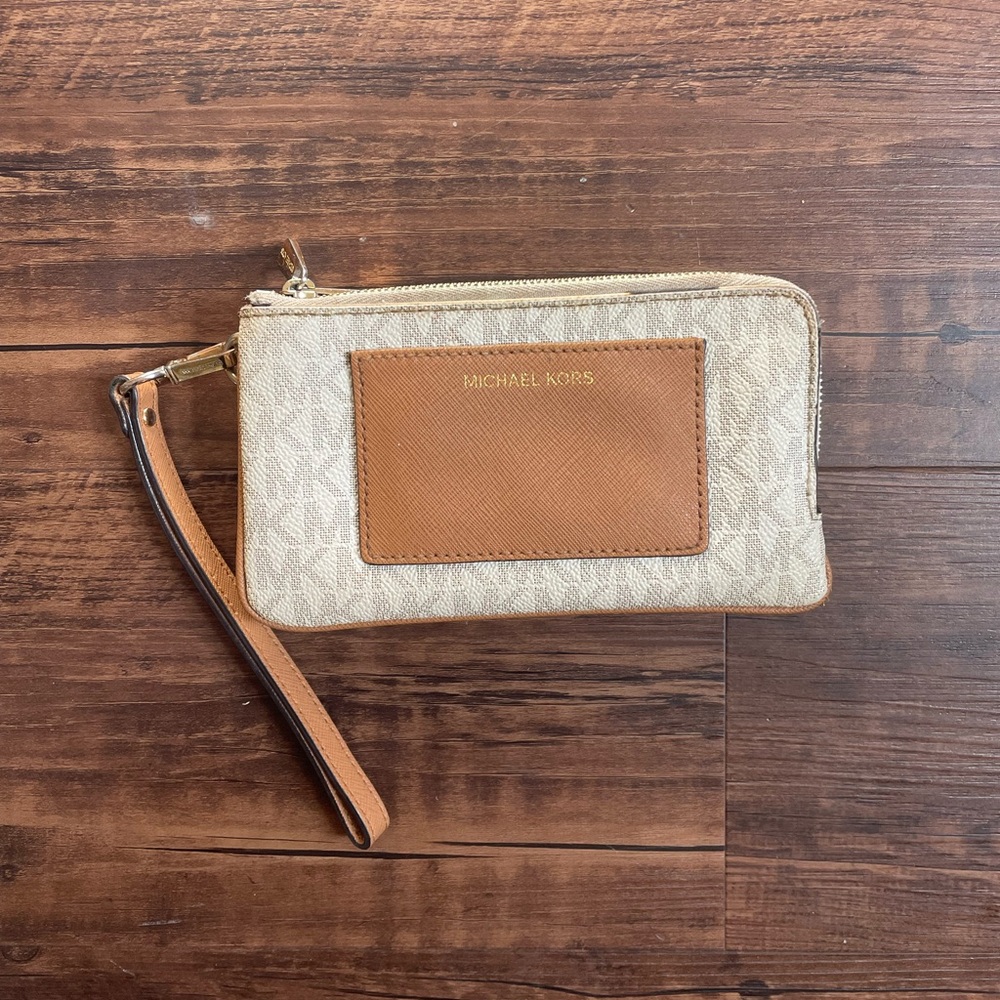 Michael Kors Bedford wristlet wallet